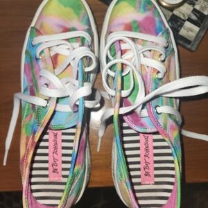 Baskets Betsey Johnson multicolores plateforme – pointure 8